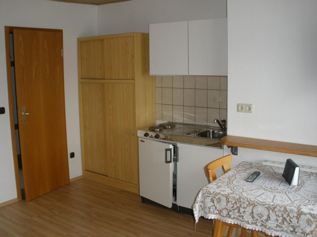 Alpengasthof Zur Loisach Hotel Grossweil Room photo