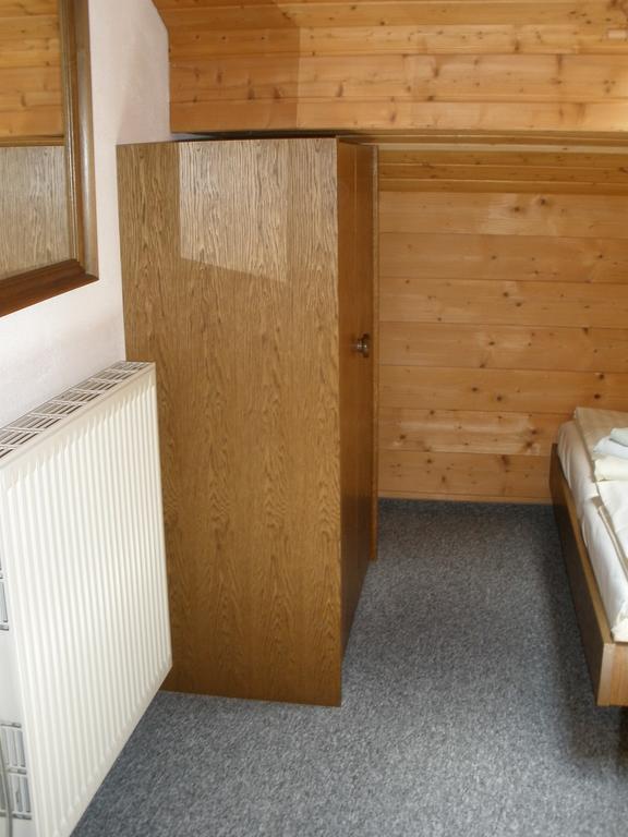 Alpengasthof Zur Loisach Hotel Grossweil Room photo
