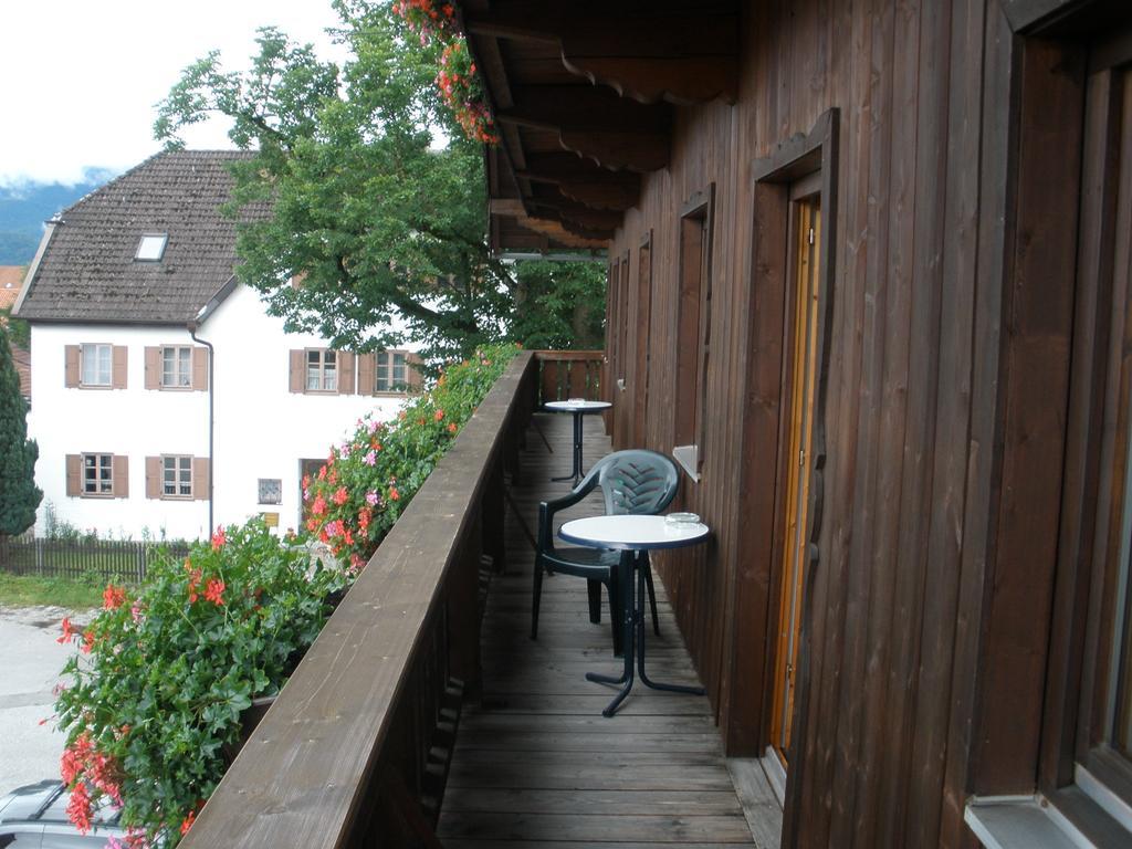 Alpengasthof Zur Loisach Hotel Grossweil Room photo