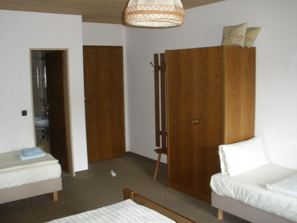 Alpengasthof Zur Loisach Hotel Grossweil Room photo